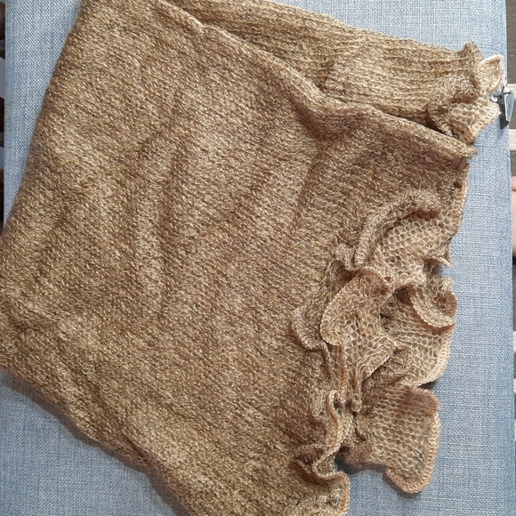 Cowl Scarf Two Tone Tan Warm Cozy Woven Soft Acrylic Washable Beautiful NWT - Picture 2 of 4